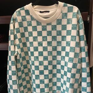 Men’s Louis Vuitton checkered sweatshirt never worn